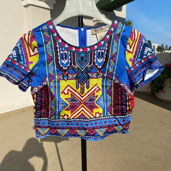 Patterned Crop Top - Picture 3 of 4